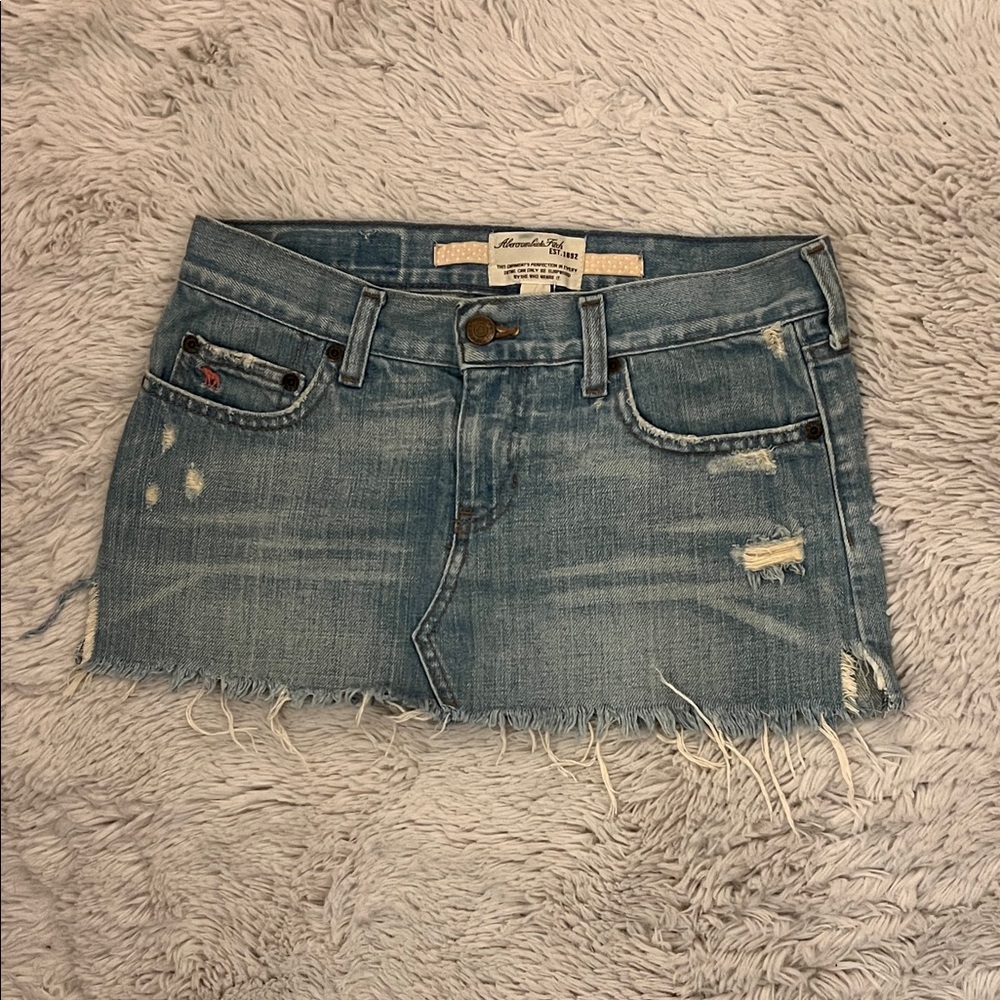 Abercrombie & Fitch Light Blue Distressed Mini Skirt size 00